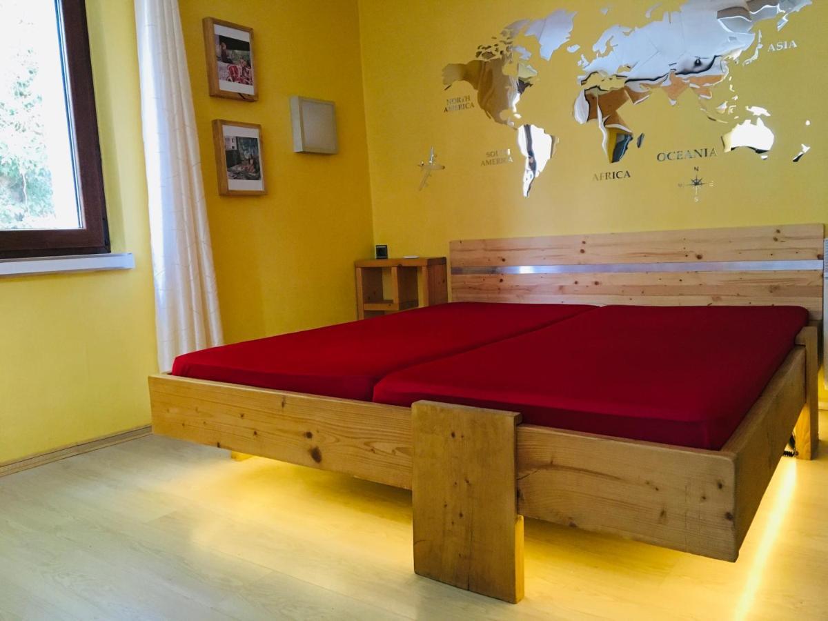 Villa Direkt Am Main Karlstadt Esterno foto